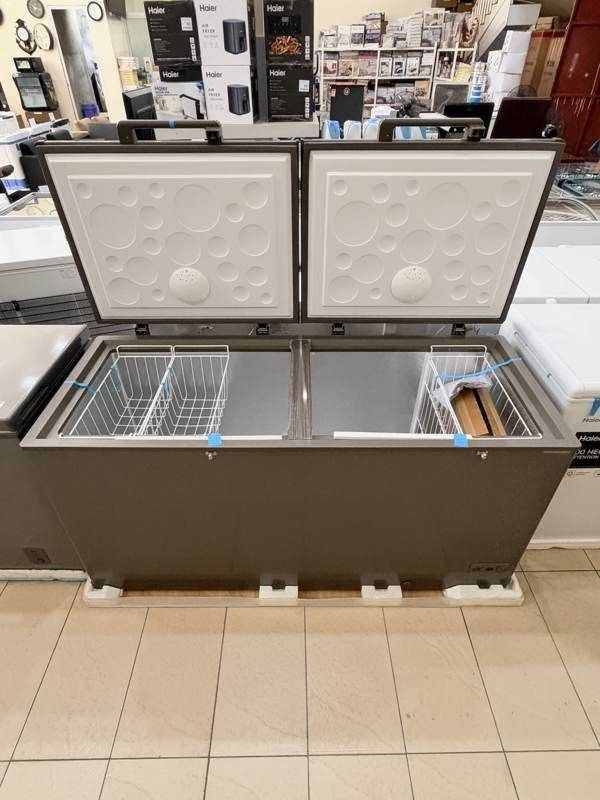 Congélateur coffre Haier 588 litres, double couvercle